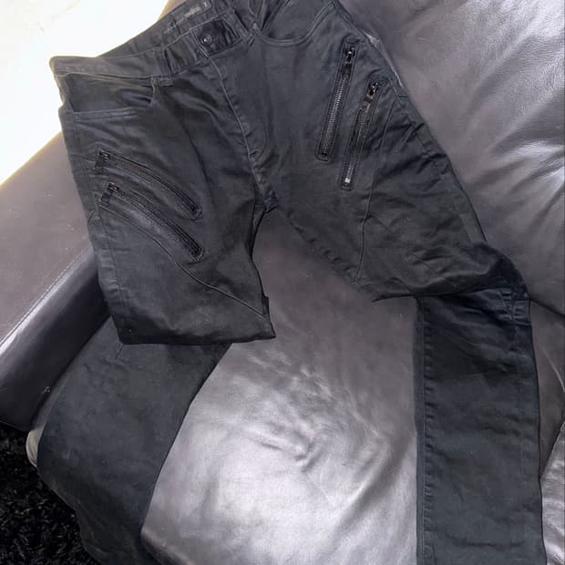 “Schlussel” 00s Black biker jeans  
