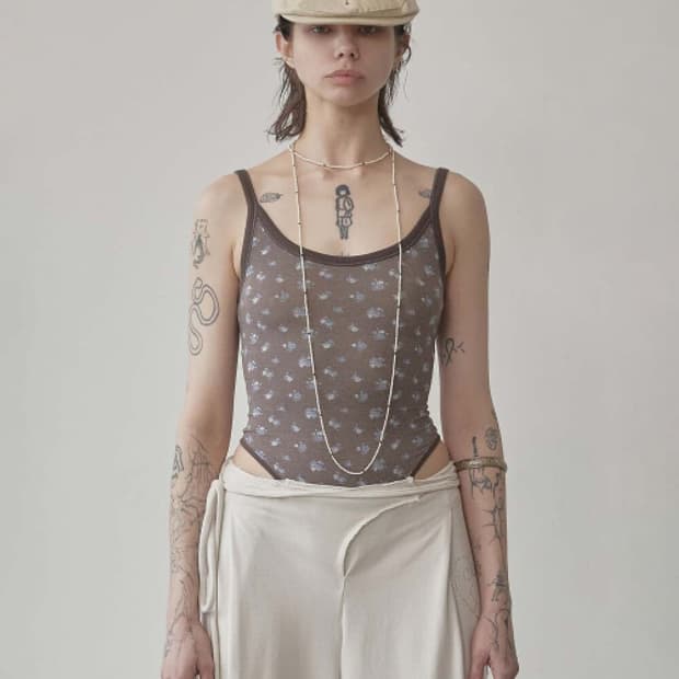 새상품) 스컬프터 Cottage Bodysuit 플라워 바디수트 나시 M
