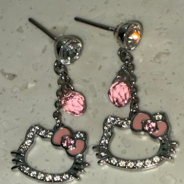 (정품) 스와로브스키 헬로키티 귀걸이 이어링 갸루 일본