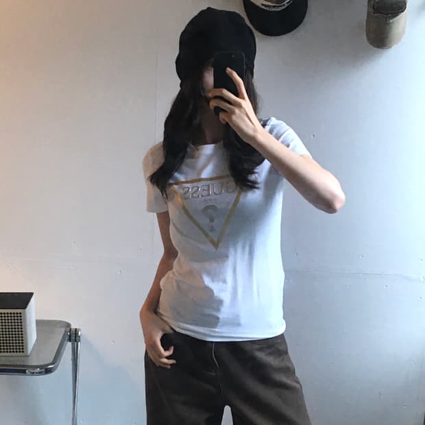 게스 금장로고 반팔티