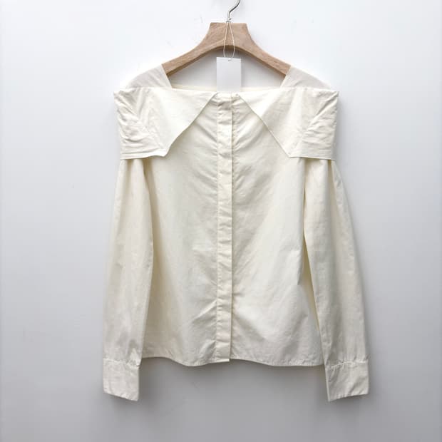 LINE 1 OFF SHOULDER SHIRT