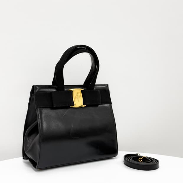 페라가모 바라 보우 탑 핸들