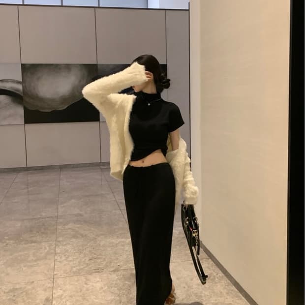 르모멘트 워크 맥시 스커트