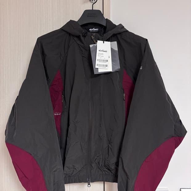 새상품) M(95~100) 와일드띵스 패커블 바람막이