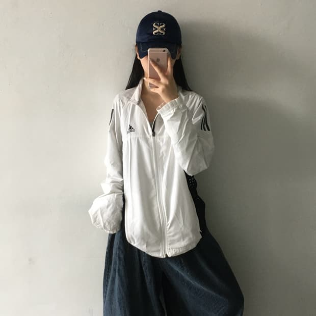 아디다스 삼선로고 바람막이