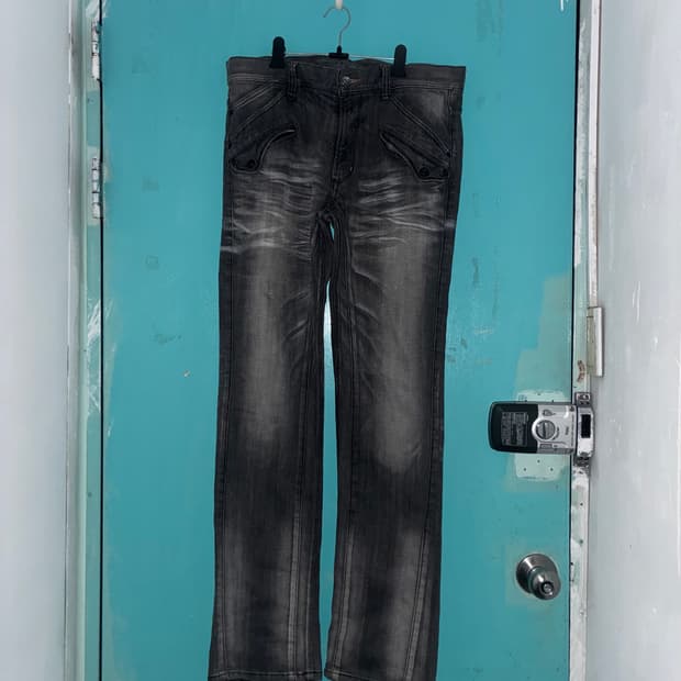 블랙 워싱 포켓 디테일진