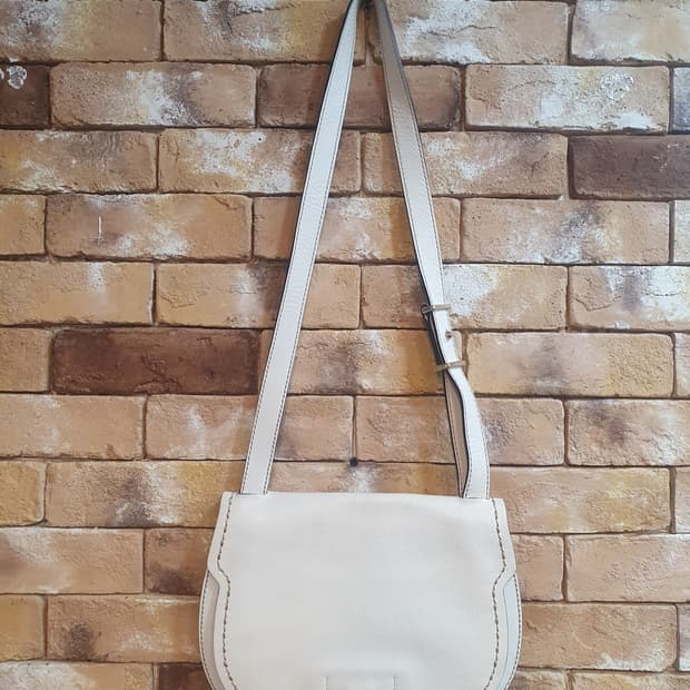 Furla 훌라 아이보리 크로스백