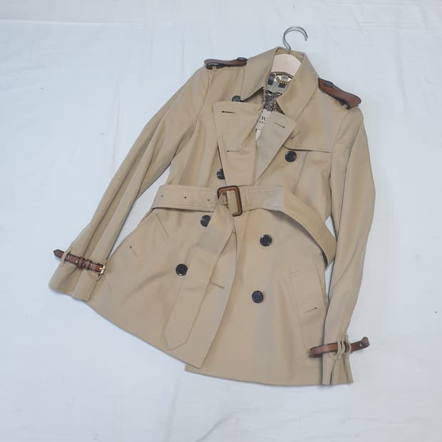 버버리 노바체크 숏 트렌치 코트 자켓