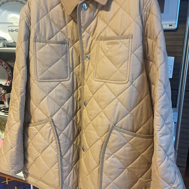 버버리 코츠월드 퀄팅자켓 팝니다. 