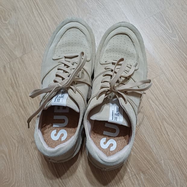 서브카테고리 SUB_F113 베이지 41사이즈(260~265) 팝니다