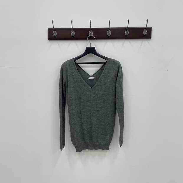 프라다 V넥 긴팔 니트 그레이