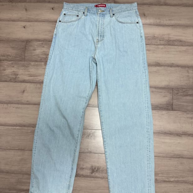 슈프림 배기 진 라이트 워시드 인디고 25fw 32사이즈