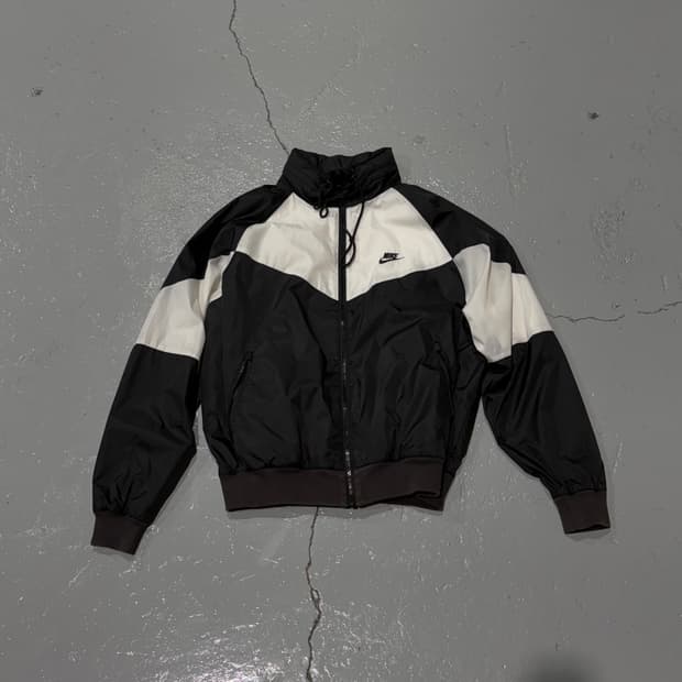 나이키(Nike) 빅 스우시 로고 윈드러너 바람막이