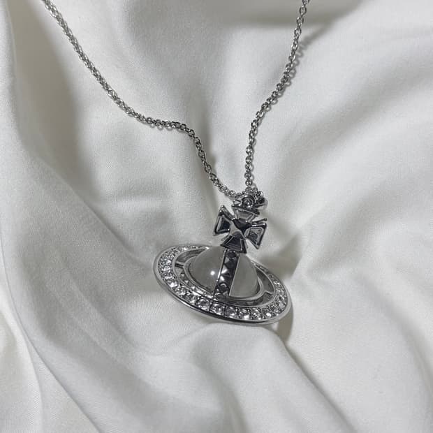 비비안웨스트우드 피나 입체 orb 목걸이