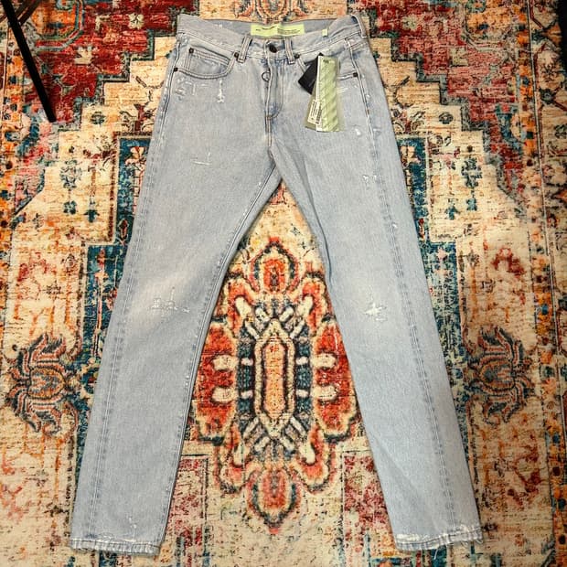 [29] ✨새상품✨오프화이트 슬림핏 디스 데님팬츠 