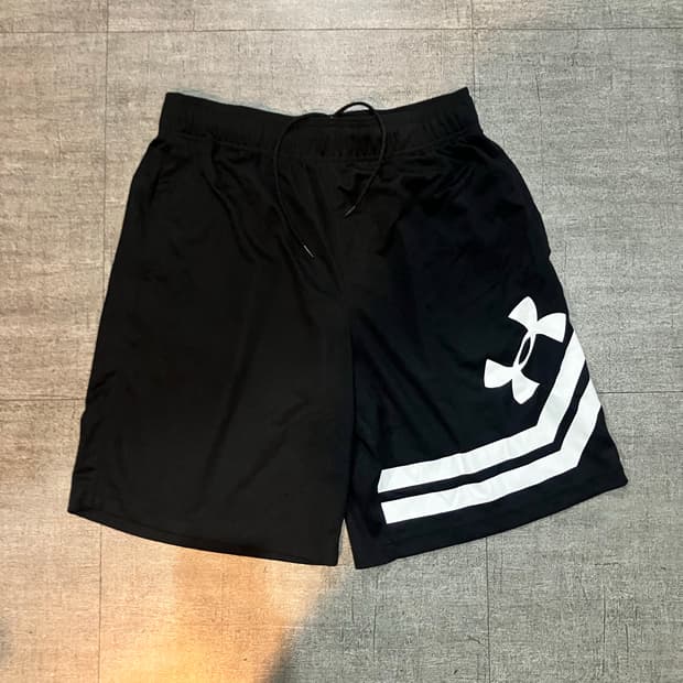 UnderArmour 언더아머 올드스쿨스트릿 하프팬츠 트레이닝반바지