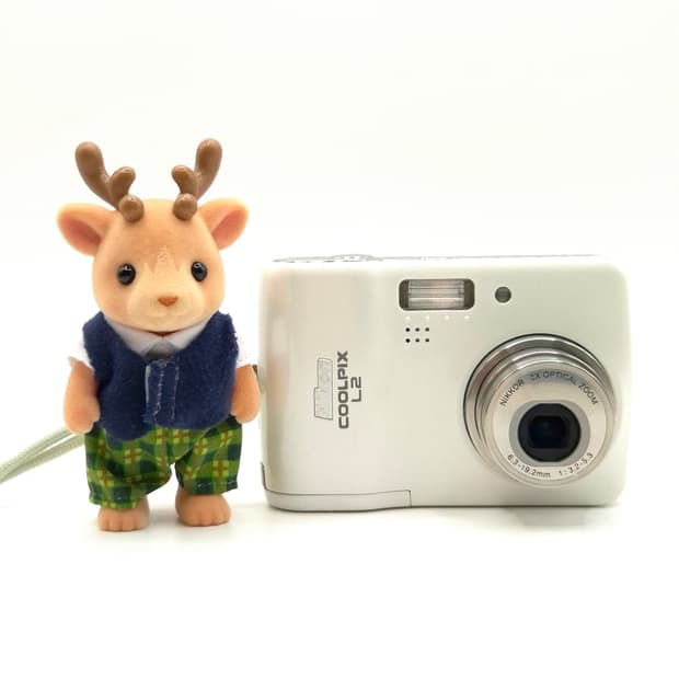 한글디카🤍니콘 쿨픽스 L2 ✨
깨끗하고 사랑스러운 빈티지 감성 🤍