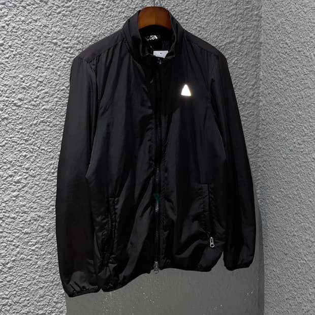 Nike ACG 로고 바람막이