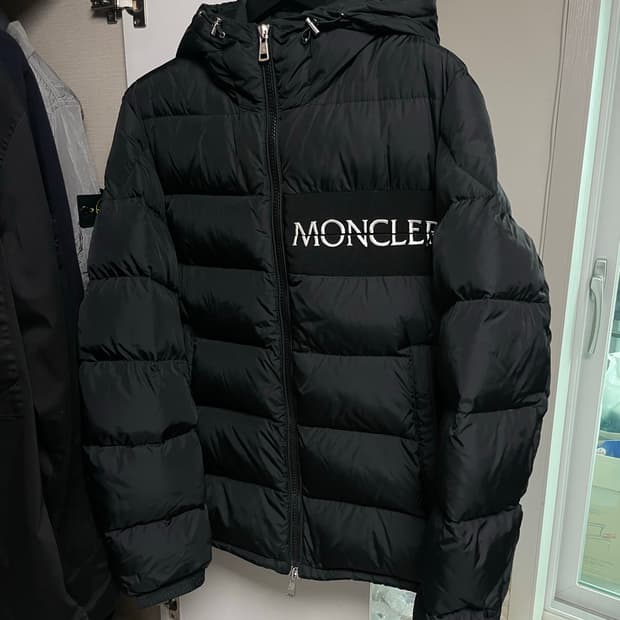 [새상품급] 몽클레어 후드 블랙 패딩 4 (105)