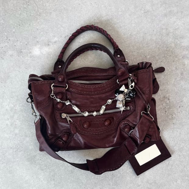 발렌시아가 자이언트 모터백