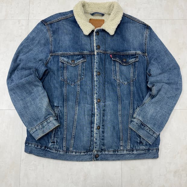 •Levi’s 프리미엄 쉐르파 데님자켓