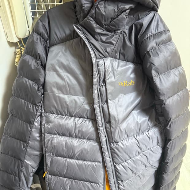 Rab 씨러스 울트라 후디 패딩