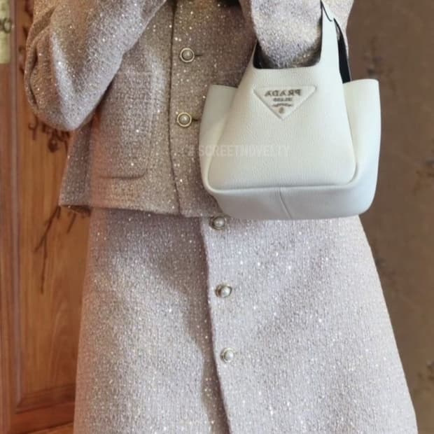 프라다 뷰티 레더 미니 토드백 화이트 풀박스 무료배송