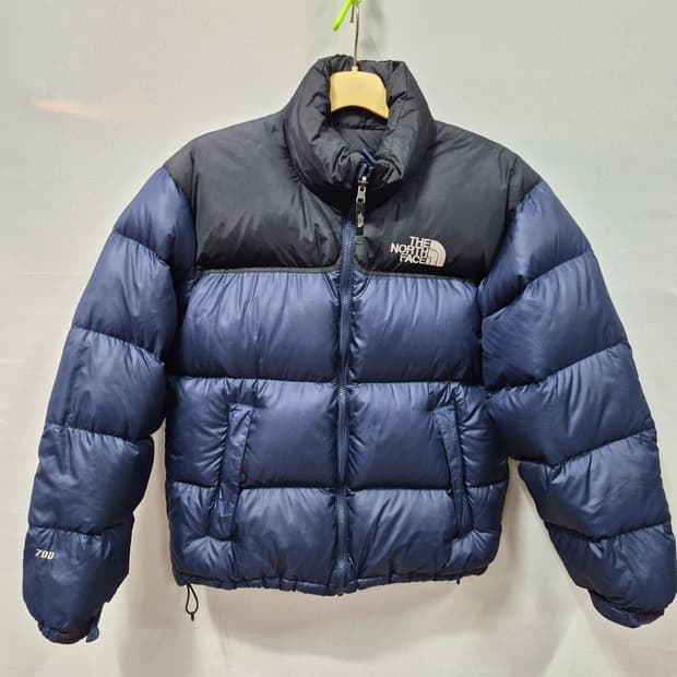 노스페이스 눕시 700 패딩 블랙/네이비 90