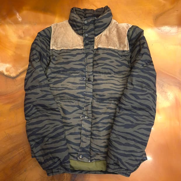 아디다스 오리지널스 타이거 카모 패디드 패딩 / 베스트 투웨이 지퍼 95