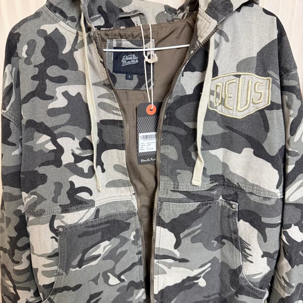 데우스엑스마키나 어드레스 카펜더 후디 카모 자켓 s 새상품 