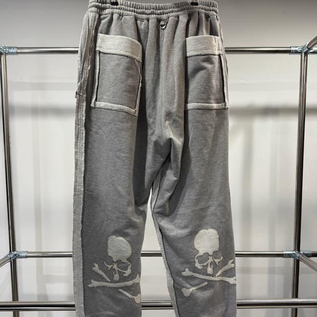 mastermind world MW CUT-OFF SWEATPANTS