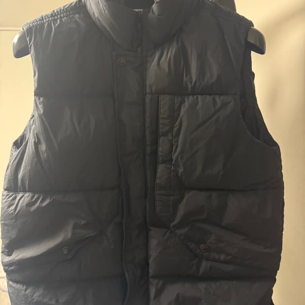 스톤아일랜드 조끼패딩 블랙 M