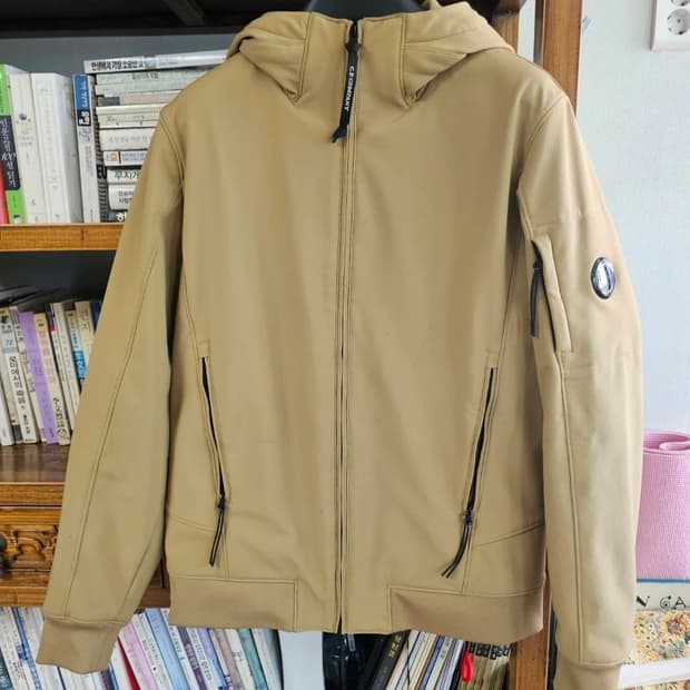 100-105사이즈)씨피컴퍼니 나일론 자켓 팔아요 cp컴퍼니 바람막이 l
