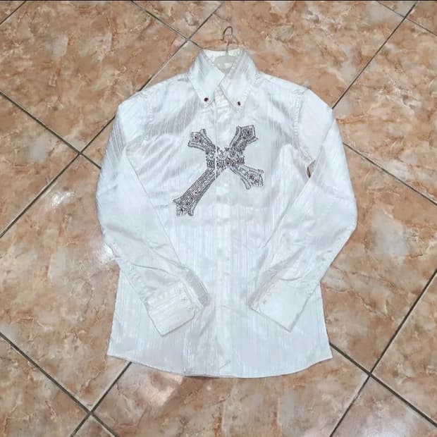 Tornado Mart 십자가 비즈장식 폴리셔츠