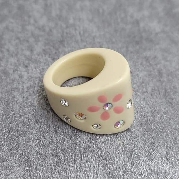 unique ring