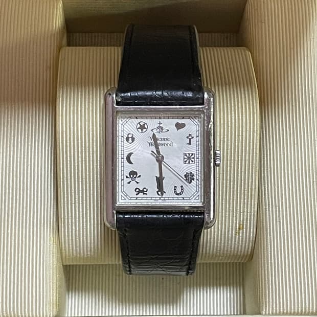 비비안웨스트우드 아이콘 손목시계 크리스마스 한정