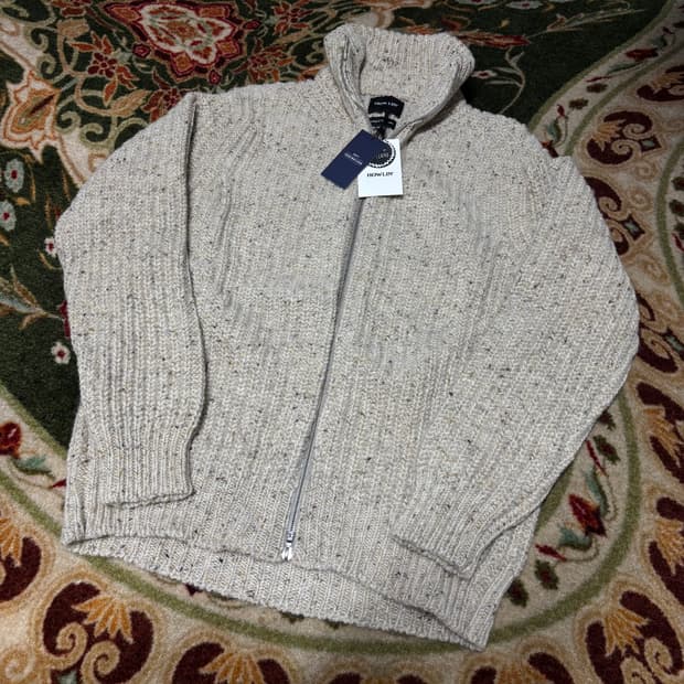 Howlin Loose Ends Biscuit (M)