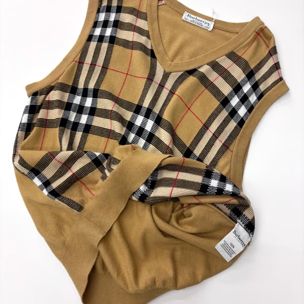 Burberry 버버리 노바체크 브이넥 슬리브리스 니트