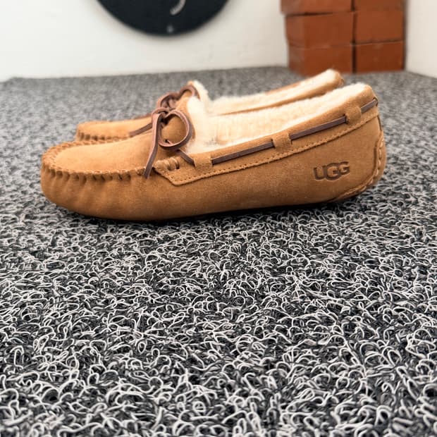 UGG 어그 모카신 브라운 US5 (225mm)