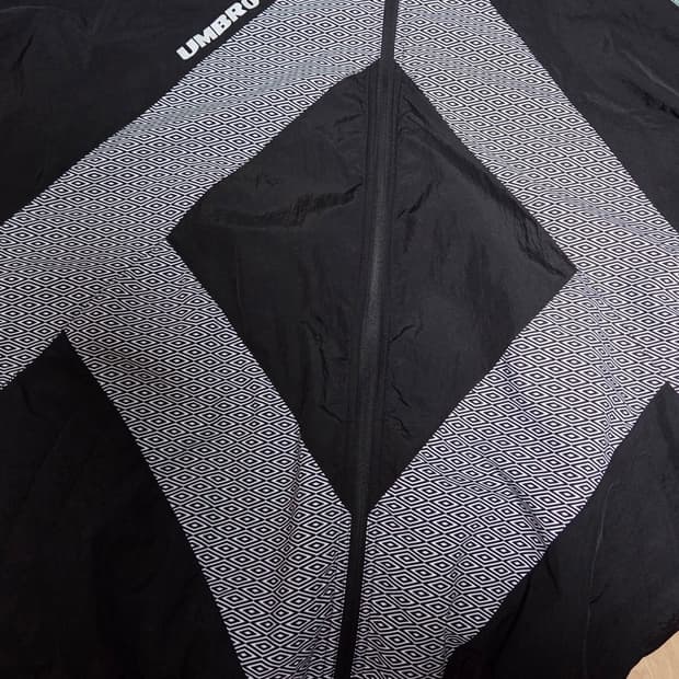 엄브로 바람막이 2XL