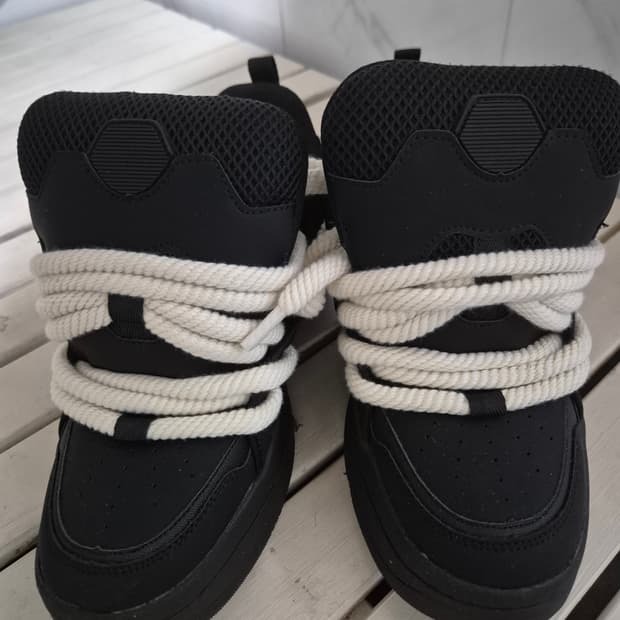 스트링 스케이트 스니커즈