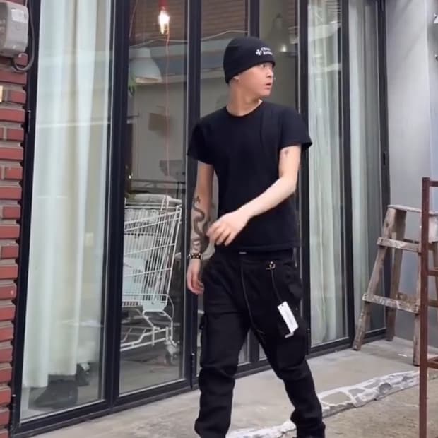 하이퍼데님 블랙 카고 디테일 스트링 팬츠
