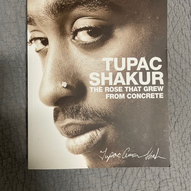 투팍 책