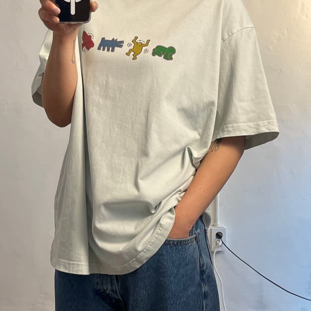 유니클로 UT 반팔 티셔츠 