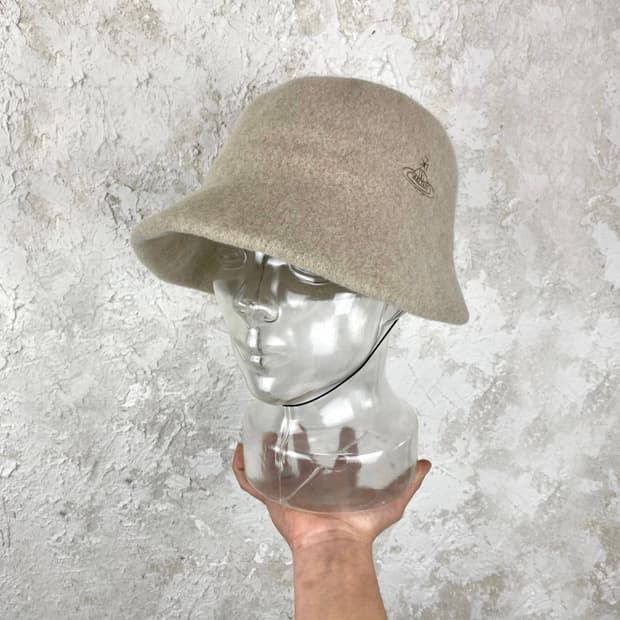 비비안 웨스트우드 ORB 로고 엠브로이더리 울 버킷 햇