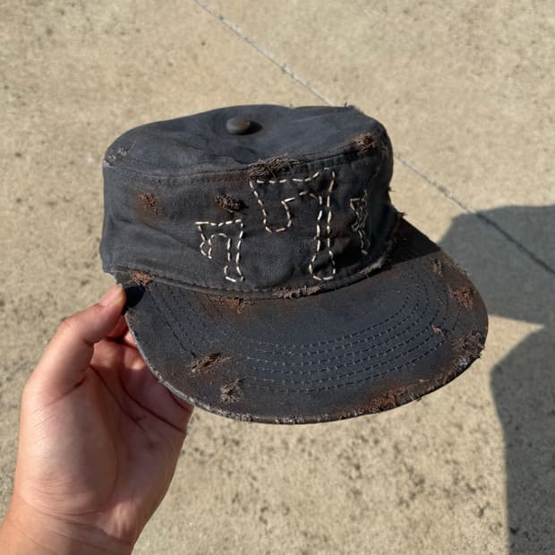 [VTG CUSTOM] 디스트레스드 자수 필드캡 