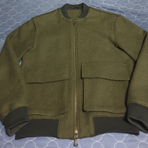 (단종매물) DKNY 컷오프라인 2WAY 빈티지 봄버자켓 딥올리브(95)