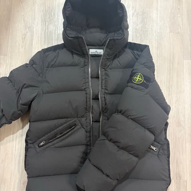 스톤아일랜드 패딩