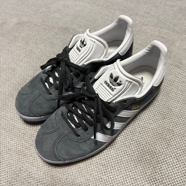 아디다스 가젤 스웨이드 그레이 스니커즈