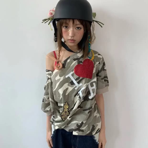 Shop faerie 샵페어리 넥 버튼 카모 티셔츠